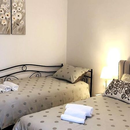 Appartement Lijepo Ureden Stan U Centru Grada à Knin Extérieur photo