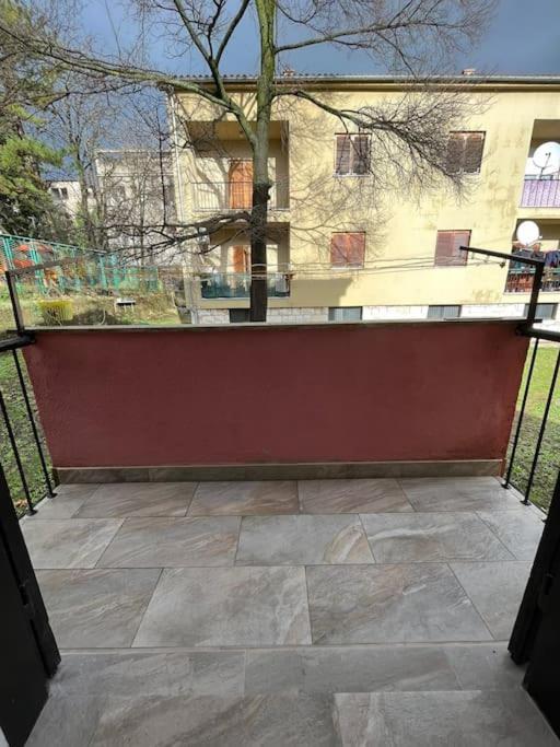 Appartement Lijepo Ureden Stan U Centru Grada à Knin Extérieur photo