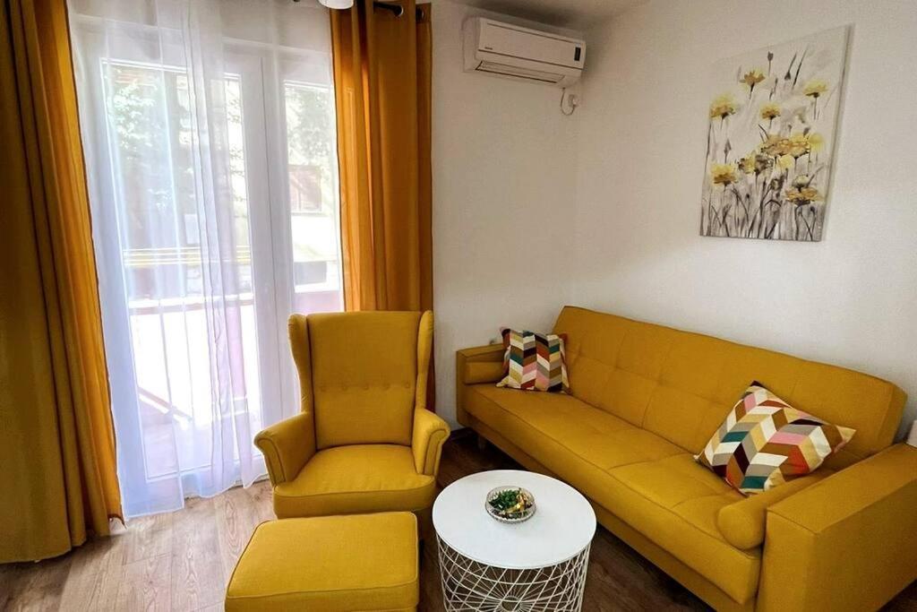 Appartement Lijepo Ureden Stan U Centru Grada à Knin Extérieur photo