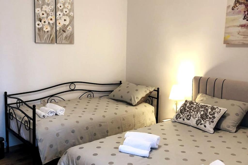 Appartement Lijepo Ureden Stan U Centru Grada à Knin Extérieur photo